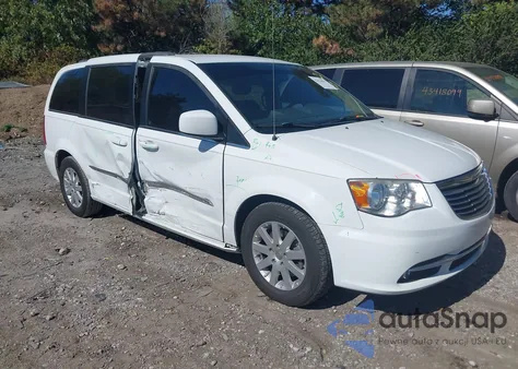 2014 Chrysler Town & Country Touring z USA, uszkodzony, nr VIN 2C4RC1BG7ER398917